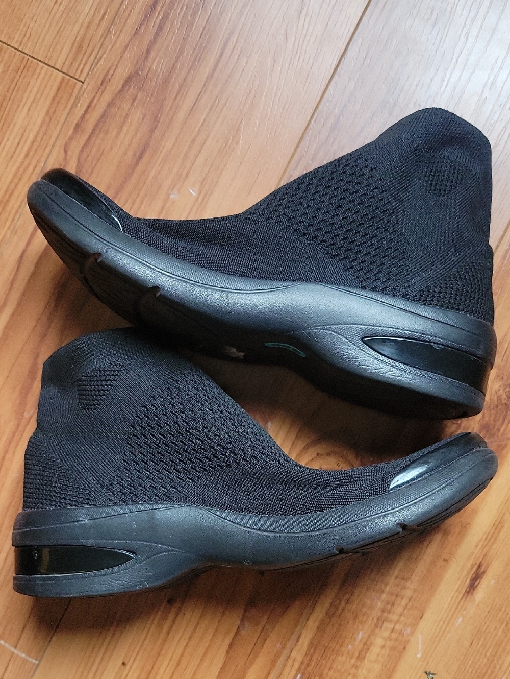Women's Slip-On Knit Sneakers - Black